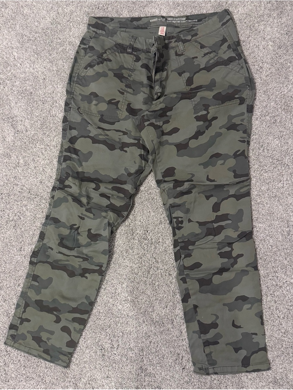 GAP Women's Olive Green Camo Pants
